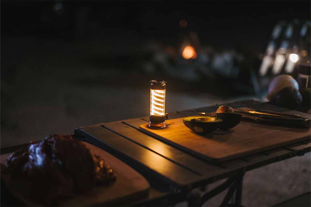 Barebones Edison Light Stick: Lanterna E Torcia LED Ricaricabile In Ottone – Luce Vintage Per Campeggio, Emergenza E Arredamento