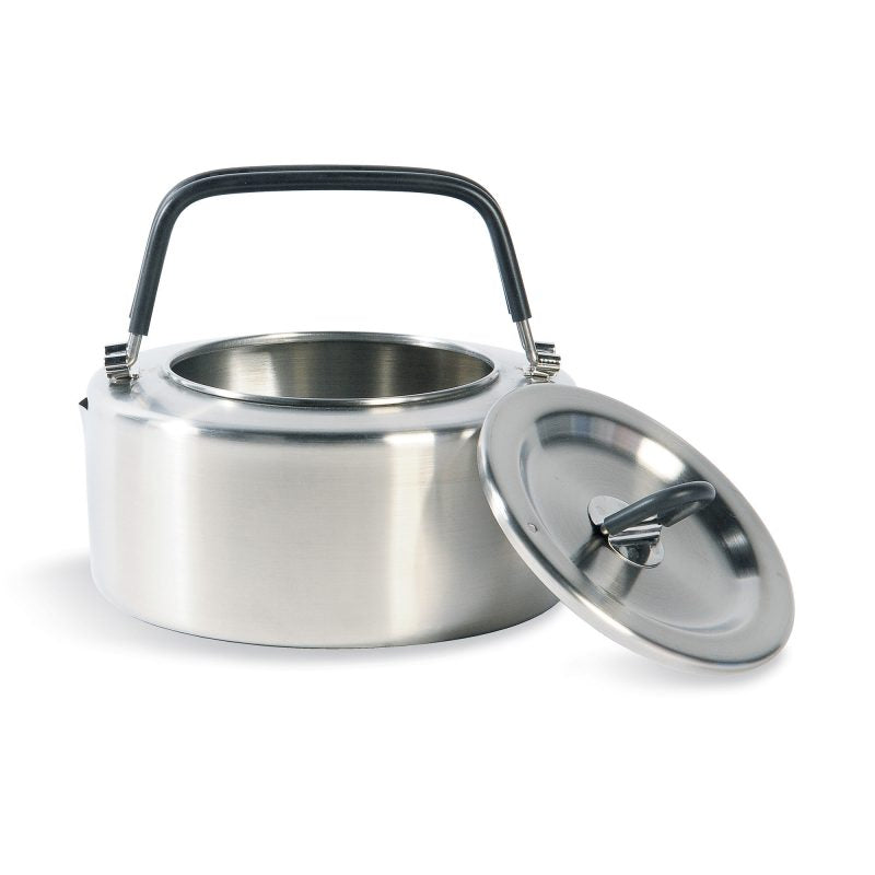 Tatonka Kettle II 2,5 L - outdoor kookpan van roestvrij staal met volumeschaal en inclusief deksel met zeeffunctie - 2,5 liter - 20 x 10,5 cm Tatonka Kettle II 2,5 L - outdoor kookpan van roestvrij staal met volumeschaal en inclusief deksel met zeeffunctie - 2,5 liter - 20 x 10,5 cm
